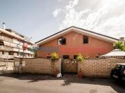 Villa bifamiliare in vendita a Roma