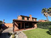 Villa bifamiliare in vendita a Roma