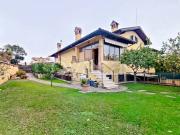 Villa bifamiliare in vendita a Roma via Adriano...