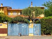 Villa bifamiliare in vendita a Roma via Agatarco, Casal...