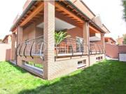 Villa bifamiliare in vendita a Roma via Atimeto, Quarto...