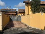 Villa bifamiliare in vendita a Roma via Cavareno, 27B,...