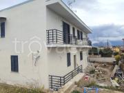 Villa bifamiliare in vendita a Roma via Frondarola, 19,...