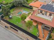 Villa bifamiliare in vendita a Roma via Indonesia, 170, EUR