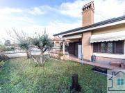 Villa bifamiliare in vendita a Roma via Pontoglio, 2, Morena
