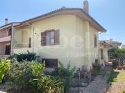 Villa bifamiliare in vendita a Santa Giusta