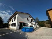 Villa bifamiliare in vendita a Sassoferrato