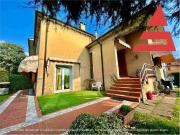 Villa bifamiliare in vendita a Schiavon piazza Libertà,...