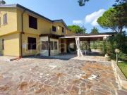 Villa bifamiliare in vendita a Trecastelli via Santa...