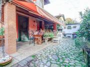 Villa bifamiliare in vendita a Varallo Pombia via Comunale