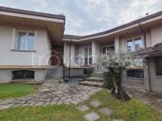 Villa bifamiliare in vendita a Varallo Pombia via...