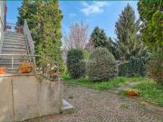 Villa bifamiliare in vendita a Varese viale...