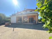 Villa bifamiliare in vendita a Velletri via Cinelli