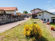 Villa bifamiliare in vendita a Verbania via Prato...