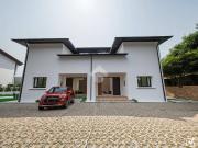 Villa bifamiliare in vendita a Villa Guardia