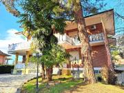 Villa bifamiliare in vendita a Villa, Monticello d'Alba