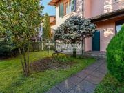 Villa bifamiliare in vendita a Vimercate via Asiago 67