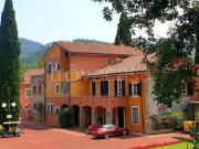 Villa bifamiliare in vendita ad Alassio