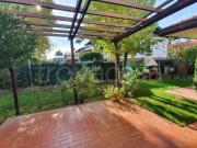 Villa bifamiliare in vendita ad Albignasego via Amedeo...