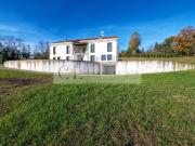 Villa bifamiliare in vendita ad Alessandria via...