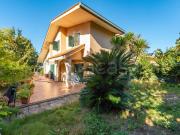 Villa bifamiliare in vendita ad Ariccia viale dei...