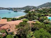 Villa bifamiliare in vendita ad Arzachena via della...