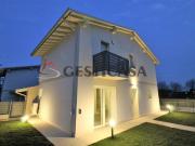Villa bifamiliare in vendita ad Arzignano via Calavena...