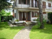 VILLA BIFAMILIARE MARINA DI PIETRASANTA