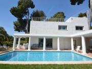 VILLA CALIFORNIENNE PRES DES PLAGES DE LA GAROUPE