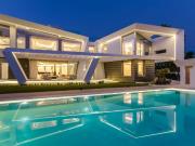 Villa / Chalet de 1229 m2 en venta en Marbella, España