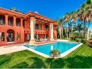 Villa / Chalet de 1395 m2 en venta en Marbella, España