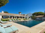 Villa / Chalet de 2001 m2 en venta en Marbella, España