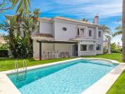 Villa / Chalet de 380 m2 en venta en Urbanización...