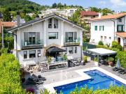 Villa / Chalet de 398 m2 en venta en San Sebastián, España