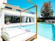 Villa / Chalet de 435 m2 en venta en Marbella, España