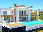 Villa / Chalet de 512 m2 en venta en Marbella, España
