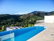 Villa / Chalet de 802 m2 en venta en Marbella, España