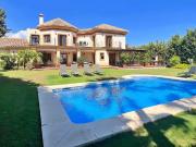 Villa / Chalet de 570 m2 en alquiler en Benahavís, Andalucía