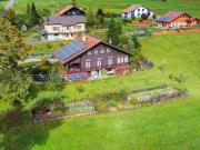 Villa Chalet mit 7.5 Zimmern, Grundstück von 3'300...