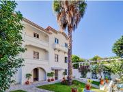 Villa com 8 quartos a 3 minutos da praia do Estoril |...