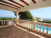 Villa con 4 dormitorios y vistas al mar en Balcón al...