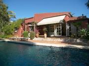 Villa con Encanto, Gran Jardín y Piscina Privada en el...