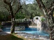 Villa con giardino a Camaiore