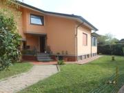 Villa con giardino a Massarosa