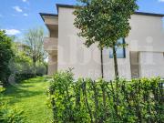 Villa con giardino a Modena