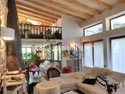 Villa con giardino a Pietrasanta