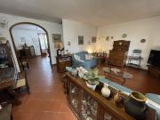Villa con giardino a Prato