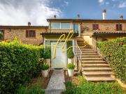 Villa con giardino a Riparbella