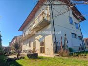 Villa con giardino a Sarteano