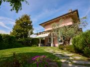 Villa con giardino a Seregno